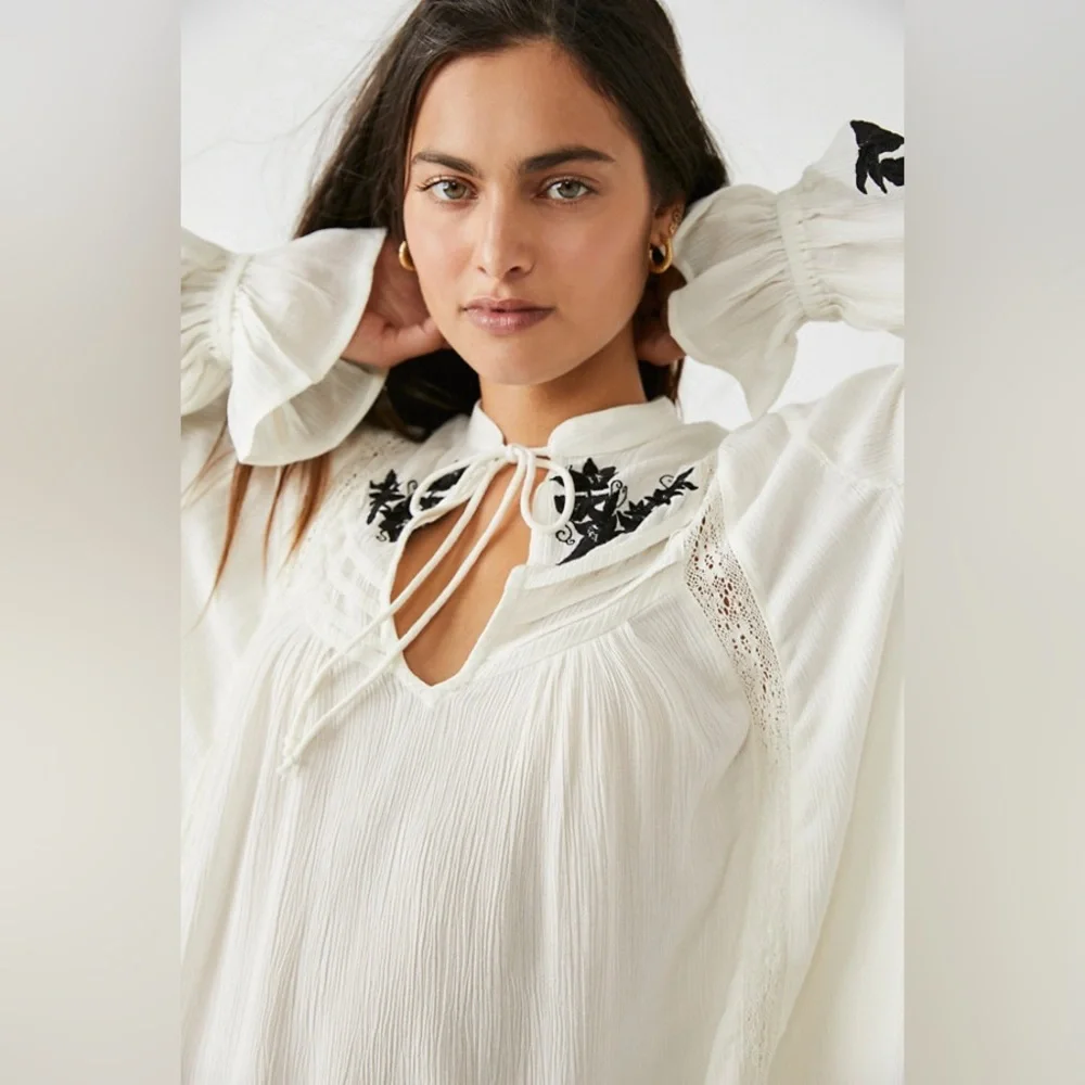 Free People Tusalossa Embroidered Top in Ivory Combo Size XS.